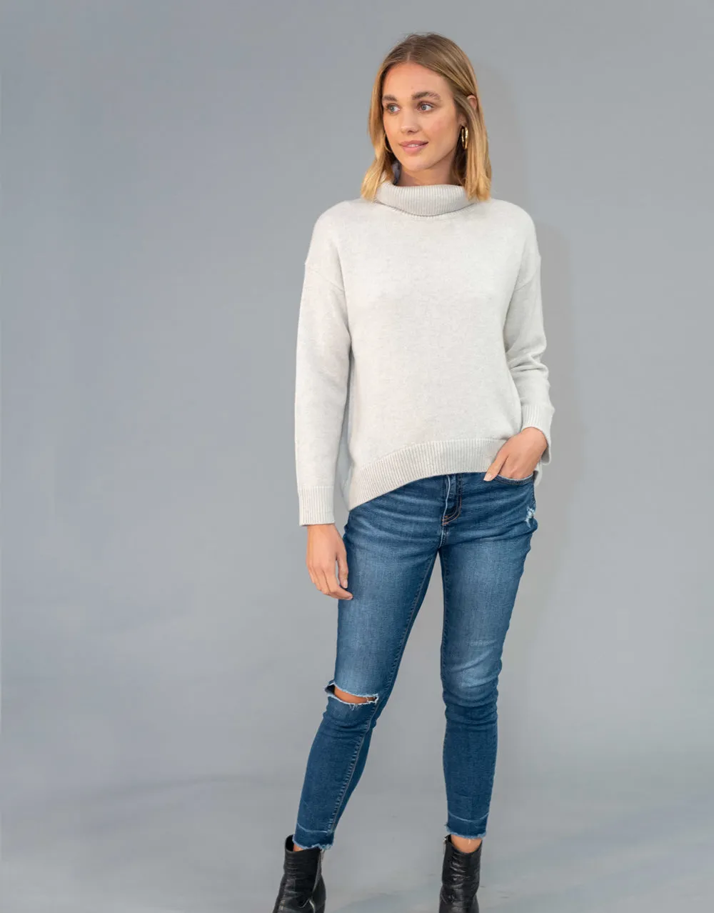 Cashmere Turtleneck Pullover in Ice