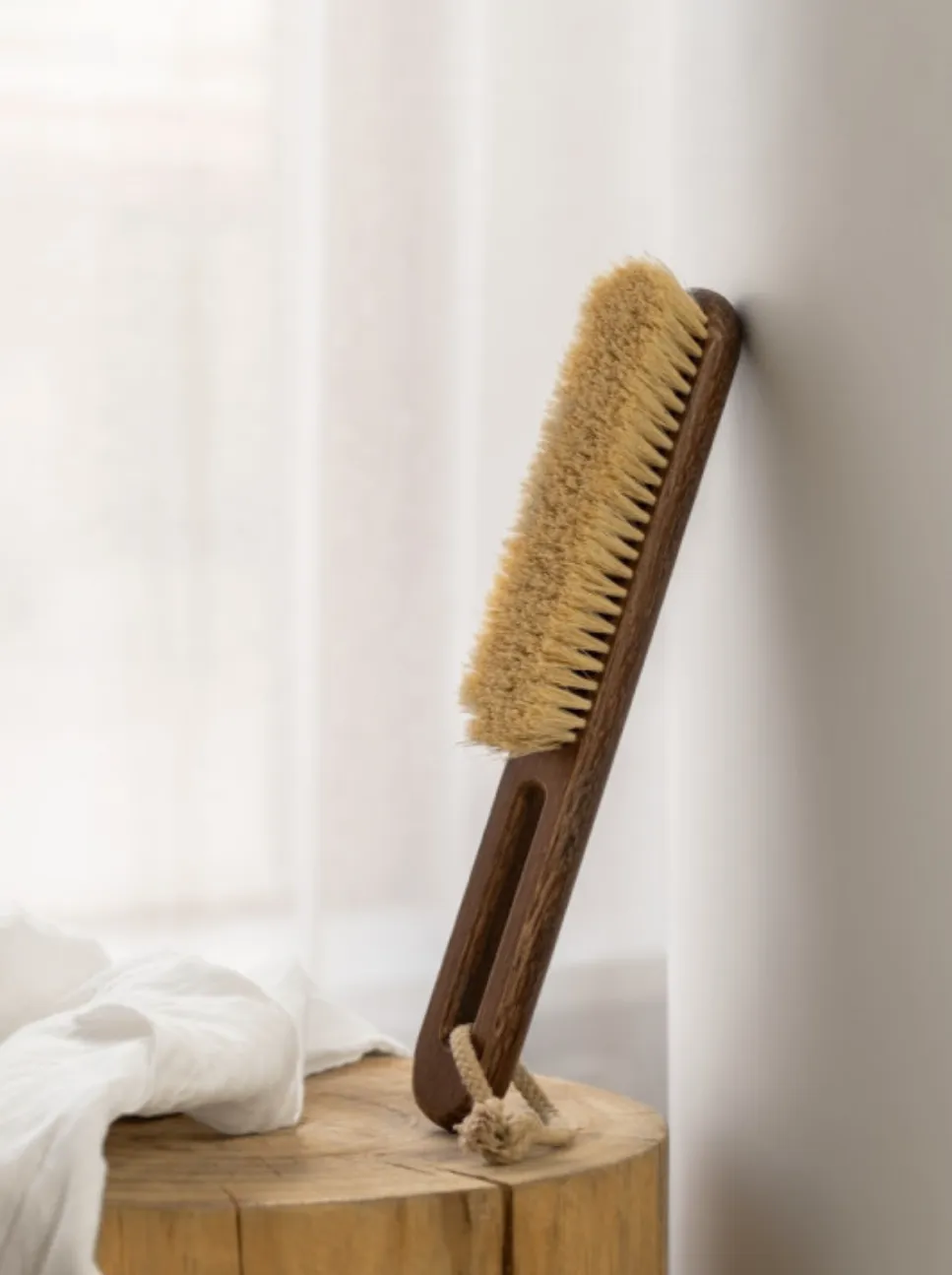 CLOTHING BRUSH VEGAN